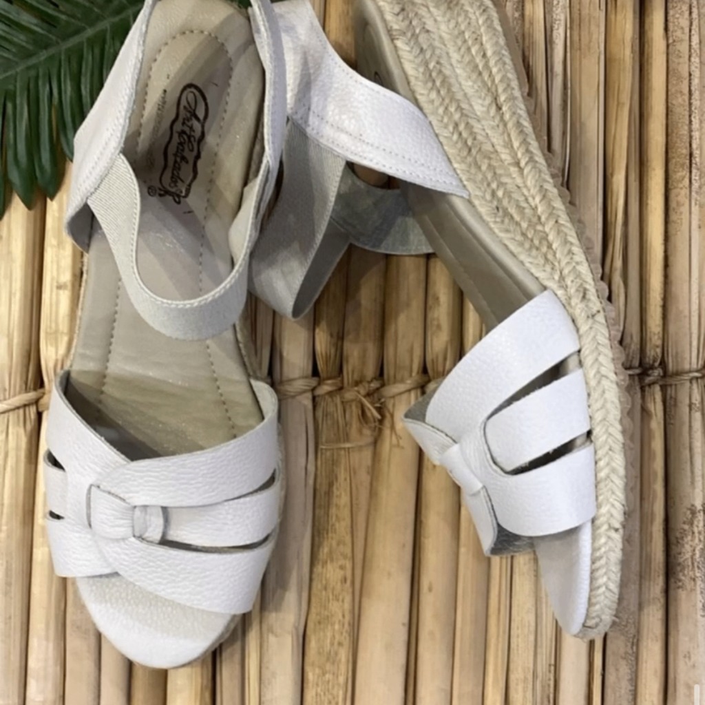 Anabela off white em couro